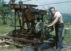 À l’extrémité aval de la boucle : le moteur d’un câble lasso. (Photo A. Valéry). http://revue-pyrenees.com/spip.php?article338