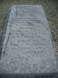 Pierre tombale de Pierre Barraban au cimetière de Vassogne. MémorialGenWeb (ph. Didier Mahu)