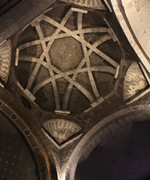 La coupole de la croisée du transept dans l'église Sainte-Croix d'Oloron
