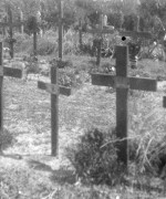 Le cimetière de Zuydcoote avec la tombe primitive de Joseph Casteret